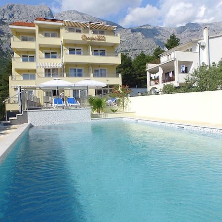 Dorijini Dvori Bed & Breakfast Baska Voda Bagian luar foto