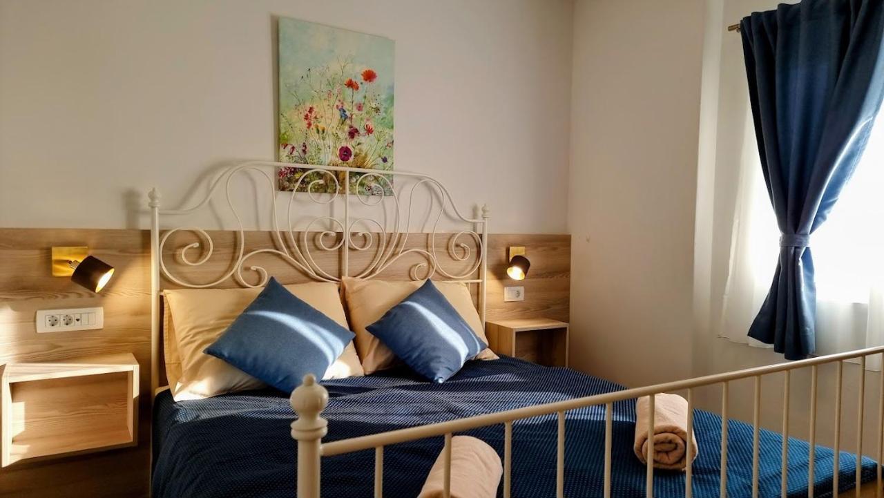 Dorijini Dvori Bed & Breakfast Baska Voda Bagian luar foto