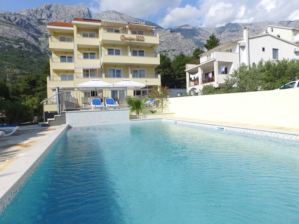 Dorijini Dvori Bed & Breakfast Baska Voda Bagian luar foto