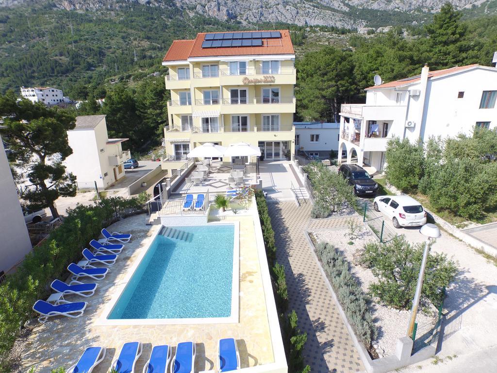 Dorijini Dvori Bed & Breakfast Baska Voda Bagian luar foto