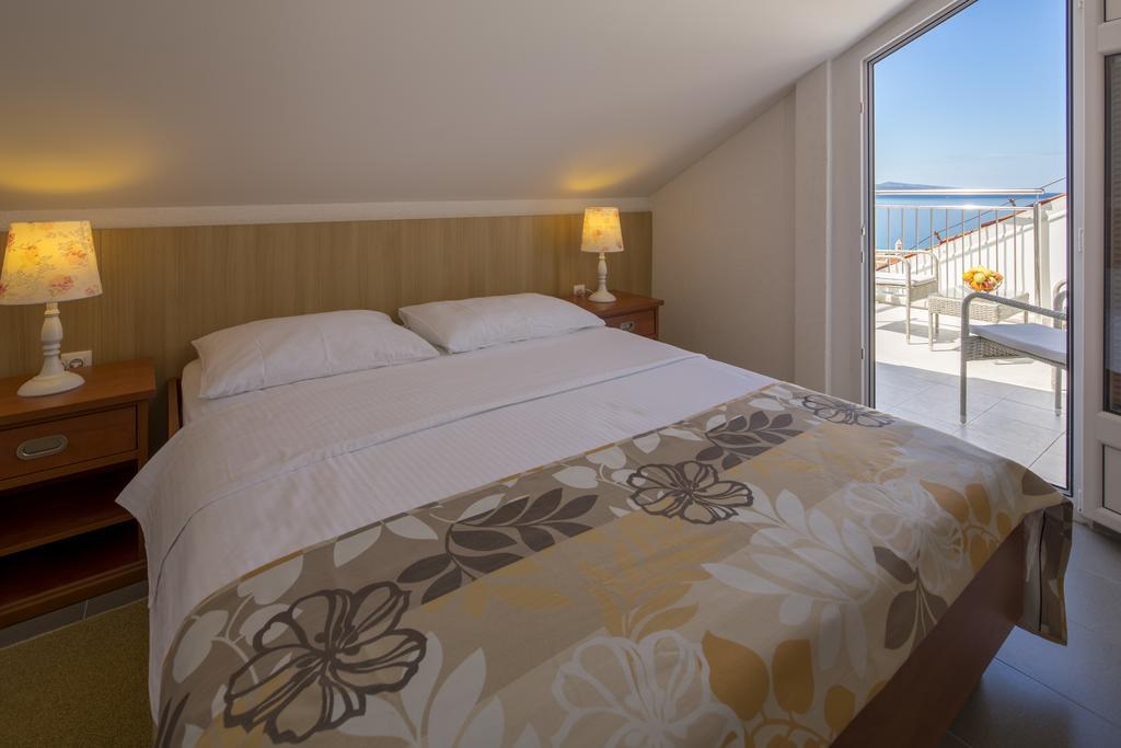 Dorijini Dvori Bed & Breakfast Baska Voda Bagian luar foto
