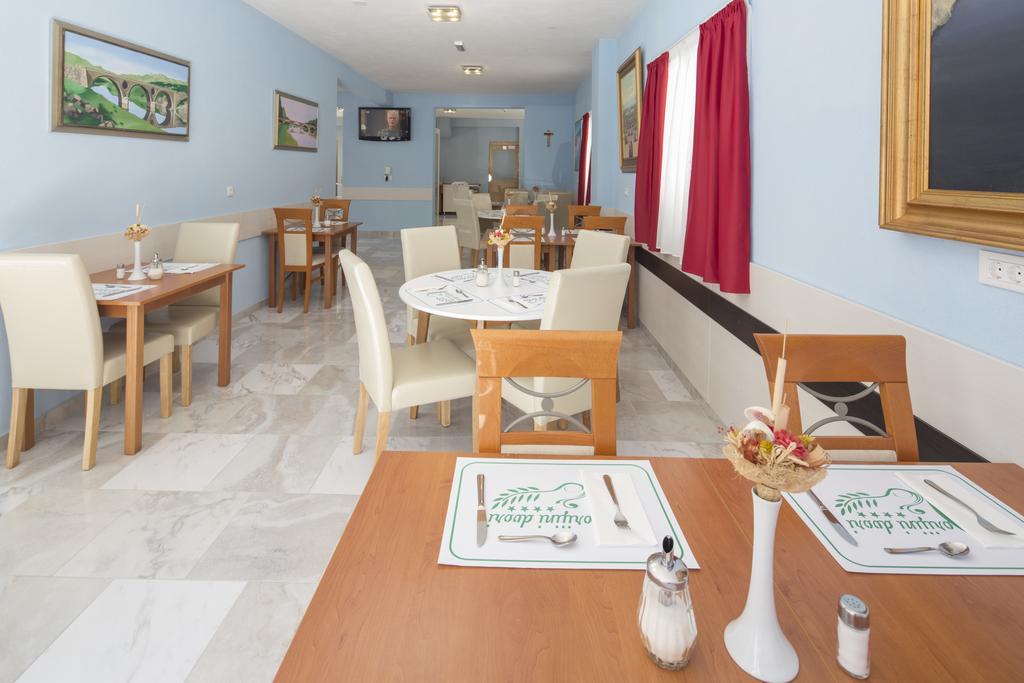 Dorijini Dvori Bed & Breakfast Baska Voda Bagian luar foto
