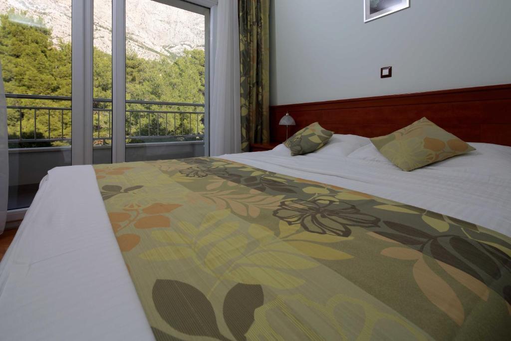 Dorijini Dvori Bed & Breakfast Baska Voda Bagian luar foto