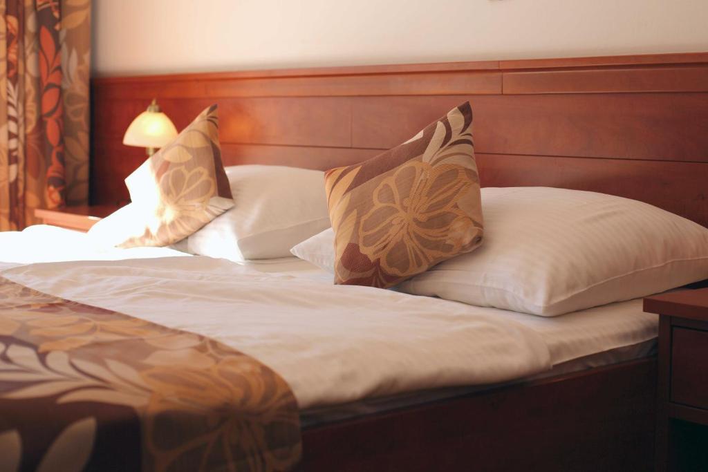 Dorijini Dvori Bed & Breakfast Baska Voda Bagian luar foto