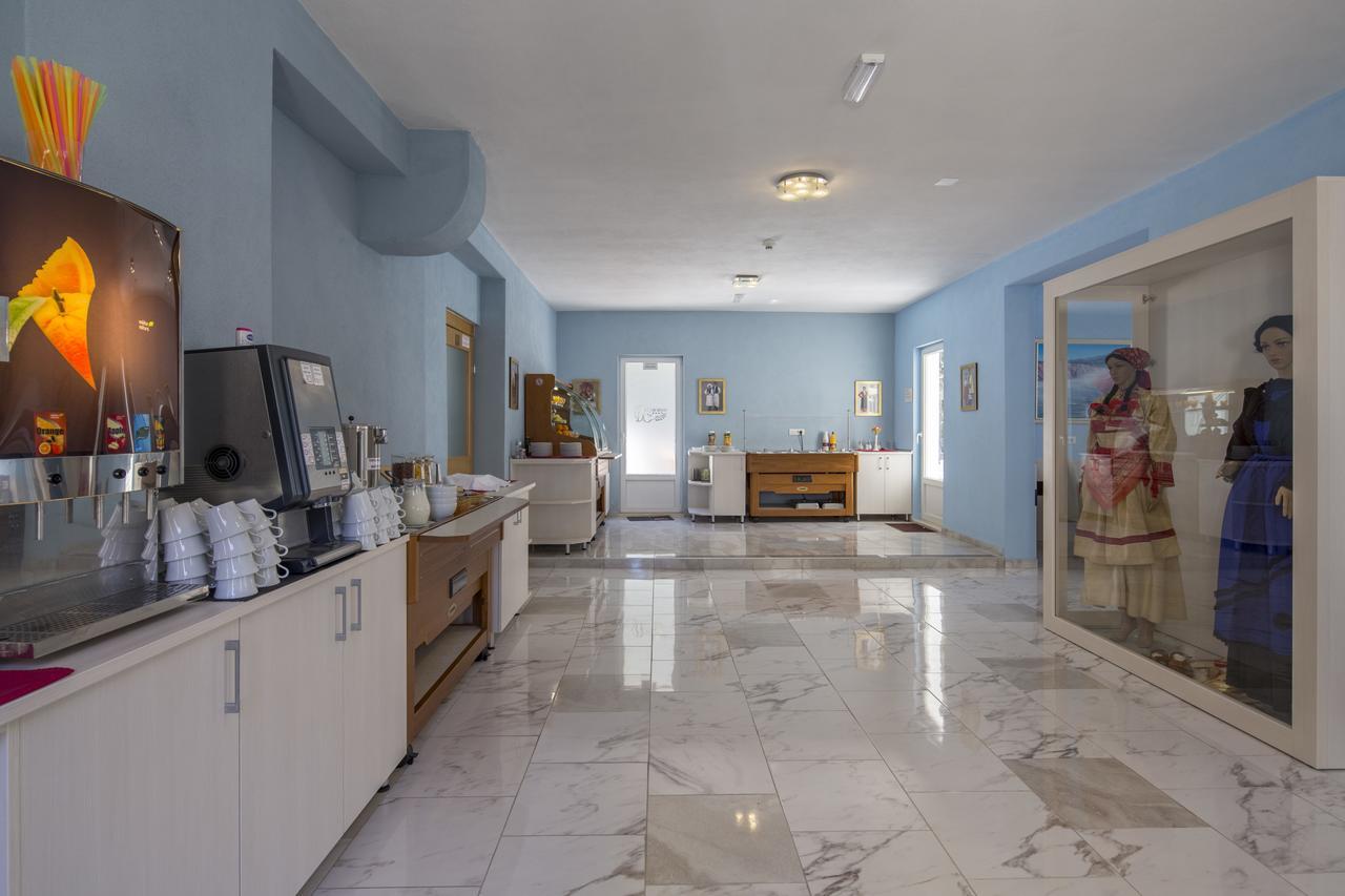 Dorijini Dvori Bed & Breakfast Baska Voda Bagian luar foto