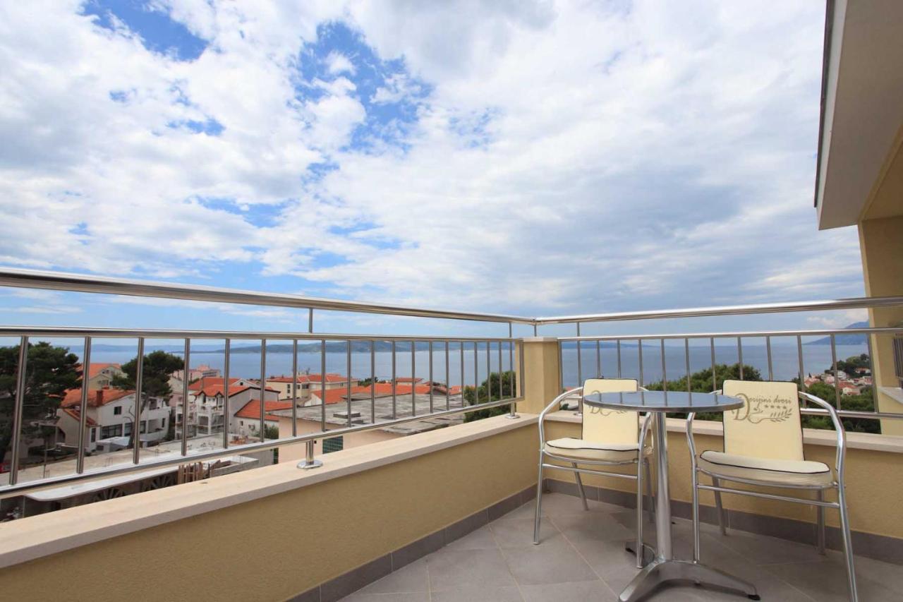 Dorijini Dvori Bed & Breakfast Baska Voda Bagian luar foto