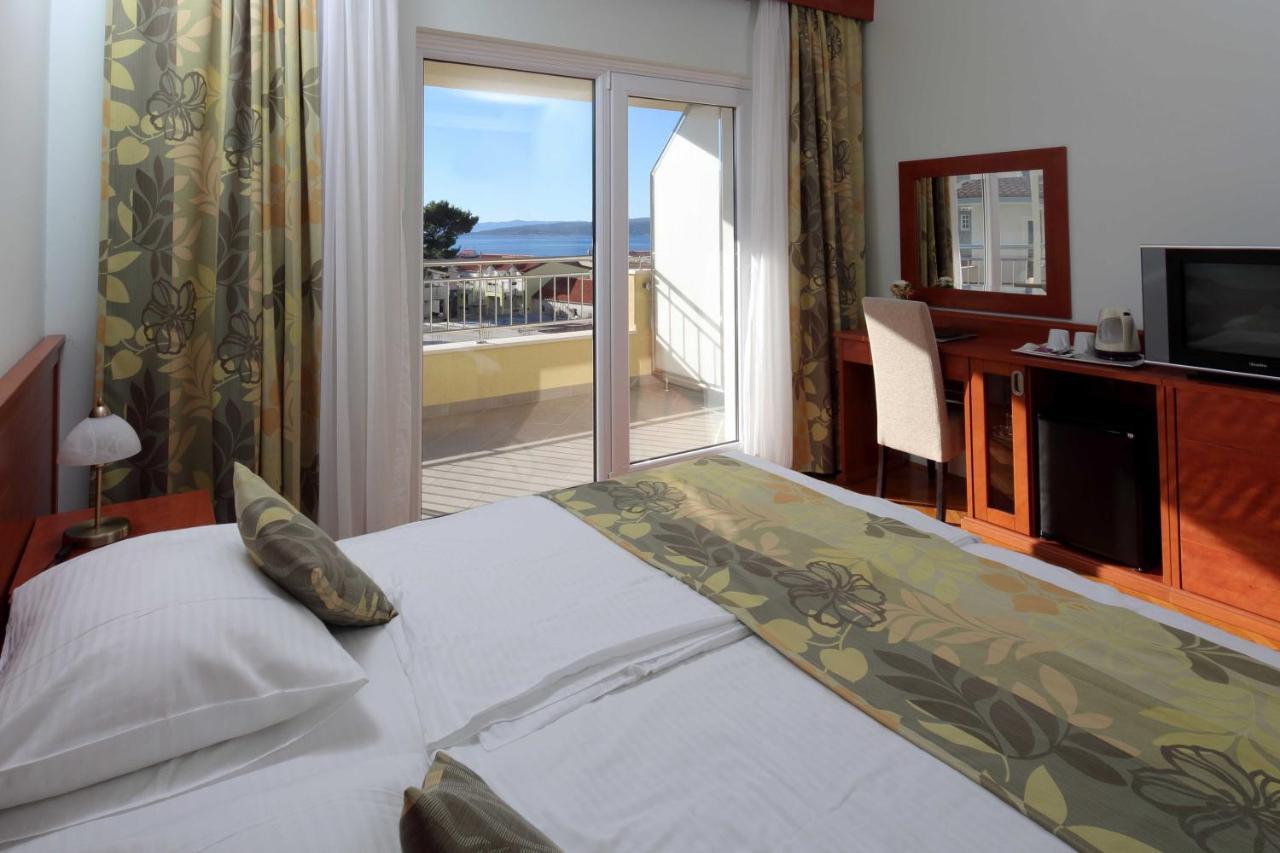 Dorijini Dvori Bed & Breakfast Baska Voda Bagian luar foto